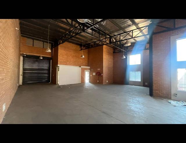 270M² WAREHOUSE TO LET IN N4 GATEWAY INDUSTRIAL PARK